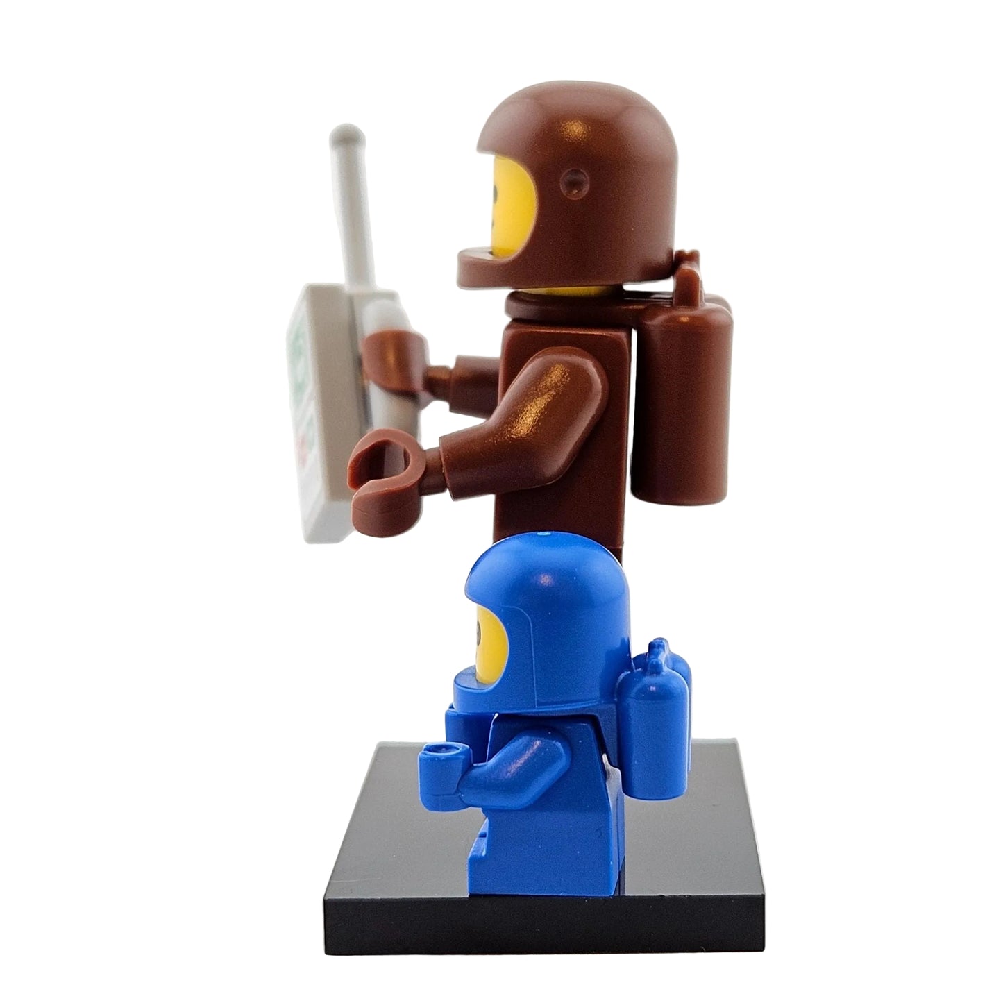 LEGO Minifigures 71037 Series 24 Minifigur Astronaut and Baby Seitenansicht links