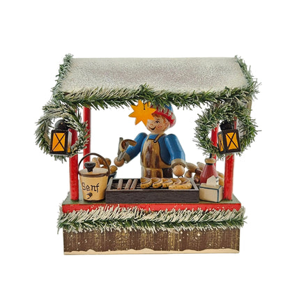 Käthe Wohlfahrt Bratwurststand mit Händlerfigur Weihnachtsmarkt, Ansicht von vorne