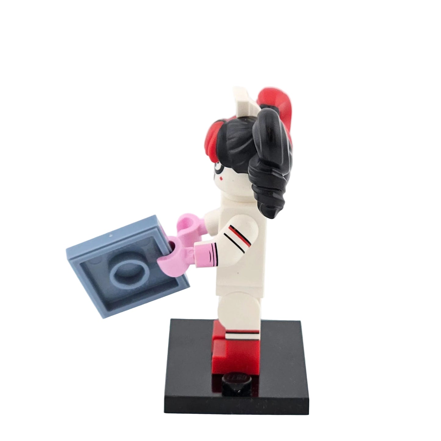 LEGO Minifigures 71017 The Batman Movie Minifigur Nurse Harley Quinn Seitenansicht links