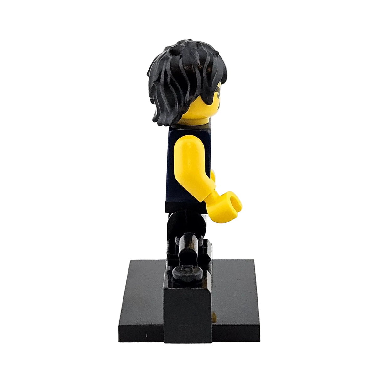 LEGO Minifigures 71019 The Ninjago Movie Minifigur Cole Seitenansicht rechts