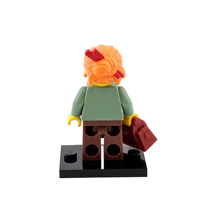LEGO Minifigures 71019 The Ninjago Movie Minifigur Misako Hinteransicht