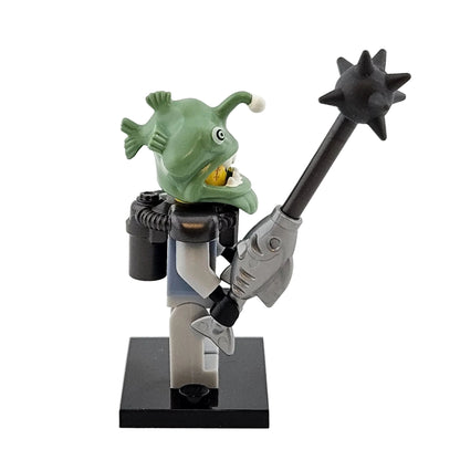 LEGO Minifigures 71019 The Ninjago Movie Minifigur Shark Army Angler Seitenansicht rechts