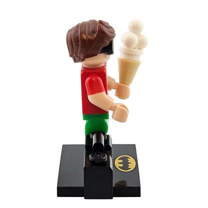 LEGO Minifigures 71020 The Batman Movie 2 Minifigur Vacation Robin Seitenansicht rechts