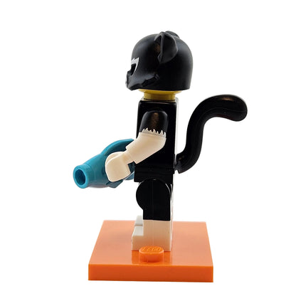 LEGO Minifigures 71021 Series 18 Minifigur Cat Costume Girl Mädchen mit Katzenkostüm Seitenansicht links