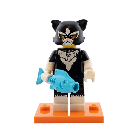 LEGO Minifigures 71021 Series 18 Minifigur Cat Costume Girl Mädchen mit Katzenkostüm Vorderansicht