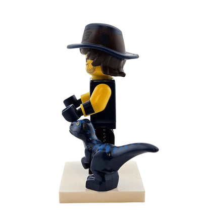 LEGO Minifigures 71023 The LEGO Movie 2 Minifigur Vest Friend Rex Westen Freund Seitenansicht links
