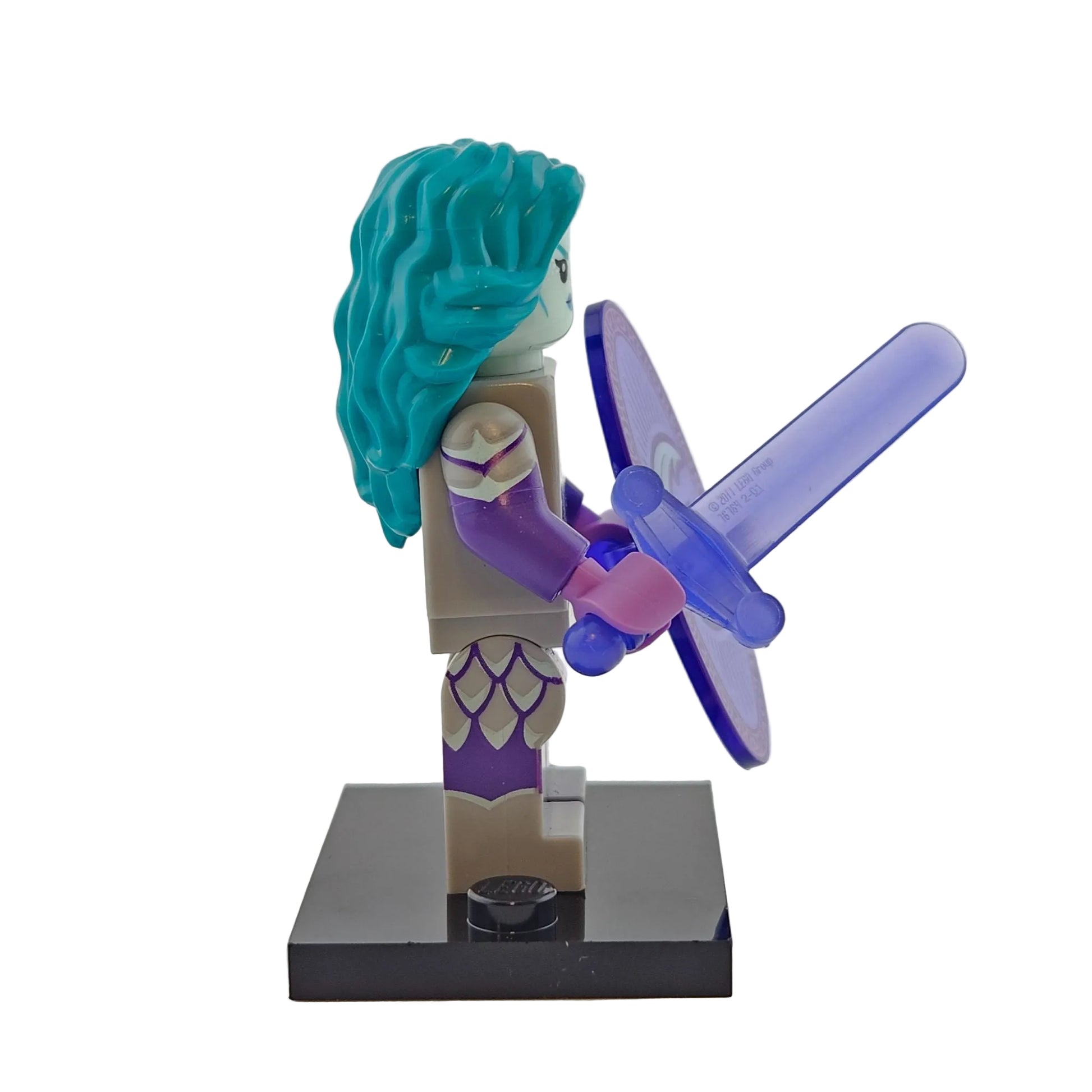 LEGO Minifigures 71032 Series 22 Minifigur Night Protector Nacht Kriegerin Seitenansicht rechts