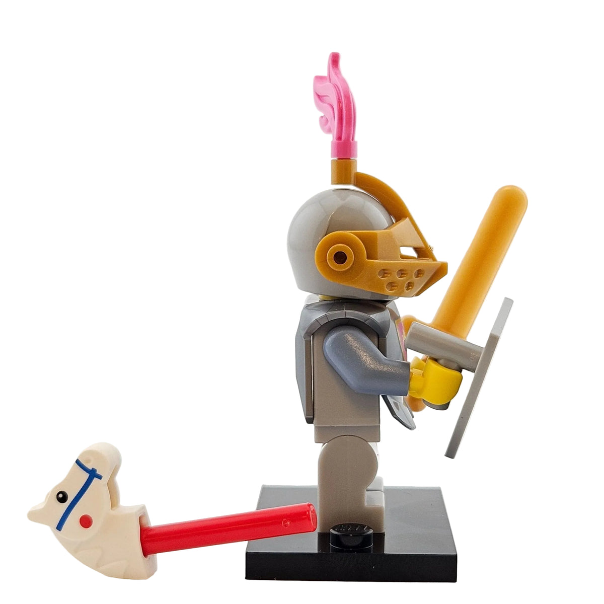 LEGO Minifigures 71034 Series 23 Minifigur Knight of the Yellow Castle Ritter Seitenansicht rechts