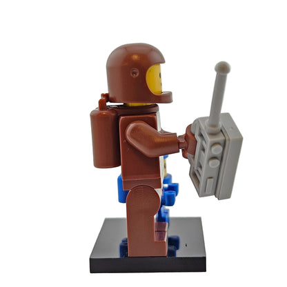 LEGO Minifigures 71037 Series 24 Minifigur Astronaut and Baby Seitenansicht rechts