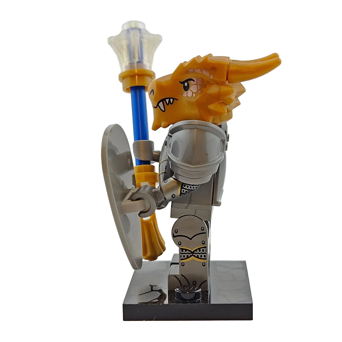 LEGO Minifiguren 71047 Dungeons and Dragons Figur Dragonborn Paladin Drachenblütiger Paladin Seitenansicht links