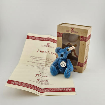Steiff Club Teddy Bär Miniatur 1998 Mohair 9cm blau mit Zertifikat und Box Vorderansicht